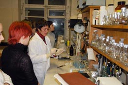экскурсия студентов в лабораторию генетики