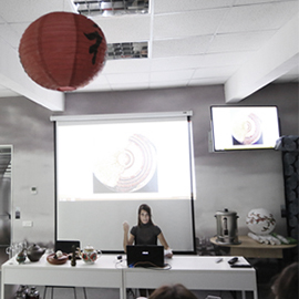 Желтые краски Желтые краски