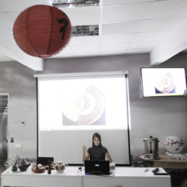 Прием, прием, Восток на связи! Прием, прием, Восток на связи!