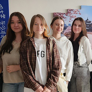 Студенты корейского и китайского колледжей в Институте стран Востока Студенты корейского и китайского колледжей в Институте стран Востока