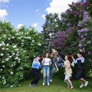 Как передать аромат сирени через текст? Как передать аромат сирени через текст?