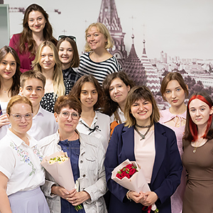 Защита дипломов в колледже лингвистики Защита дипломов в колледже лингвистики