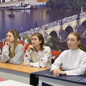 Переводы или преподавание? Лингвисты готовятся к практике Переводы или преподавание? Лингвисты готовятся к практике