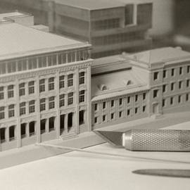 Когда целый дом можно удержать на ладони Когда целый дом можно удержать на ладони