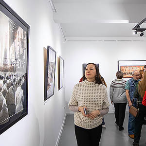 «ИИ об искусстве Черкашиных 1990-х»: выставка в Галерее ИГУМО «ИИ об искусстве Черкашиных 1990-х»: выставка в Галерее ИГУМО