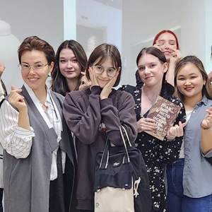 Студенты погрузились в историю корейского искусства Студенты погрузились в историю корейского искусства