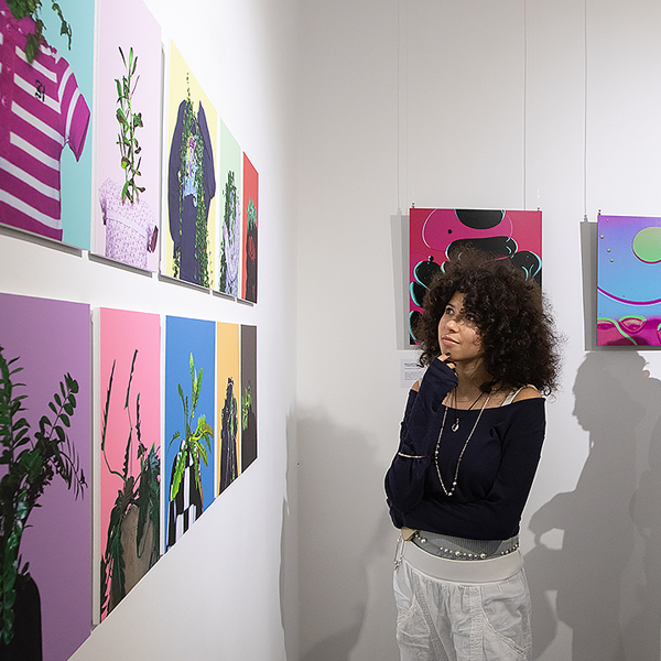 Выставка лучших дипломных фотопроектов «Во весь голос» Выставка лучших дипломных фотопроектов «Во весь голос»