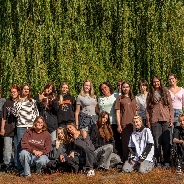 Единение с природой и друг с другом: занятия в Измайловском парке Единение с природой и друг с другом: занятия в Измайловском парке