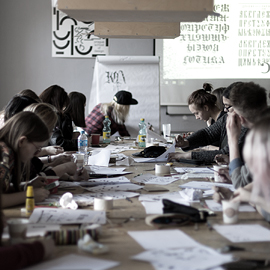 Звуки пера, скользящего по бумаге Звуки пера, скользящего по бумаге