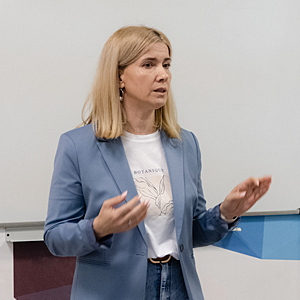 Елена Степанова о работе с материнской фигурой в психотерапии Елена Степанова о работе с материнской фигурой в психотерапии