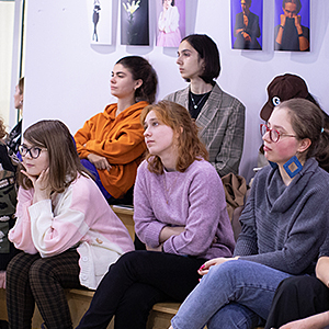 Студенты обсудили фильм о педагогике с носителем языка Студенты обсудили фильм о педагогике с носителем языка