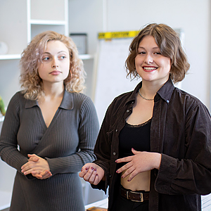 «Окно в детство»: мультимедийная выставка о взрослении и родительстве «Окно в детство»: мультимедийная выставка о взрослении и родительстве