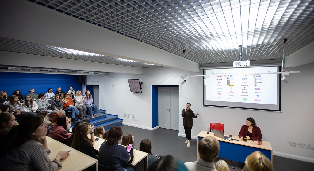 конференц-зал-ИГУМО2.jpg конференц-зал-ИГУМО2.jpg